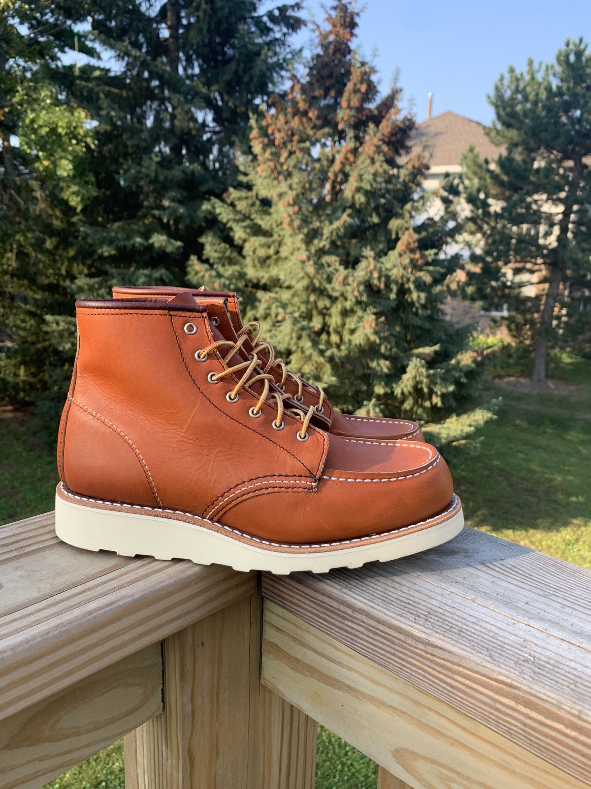 Photo by patinathunderdome on October 1, 2021 of the Red Wing 6-Inch Classic Moc in S.B. Foot Oro Legacy.