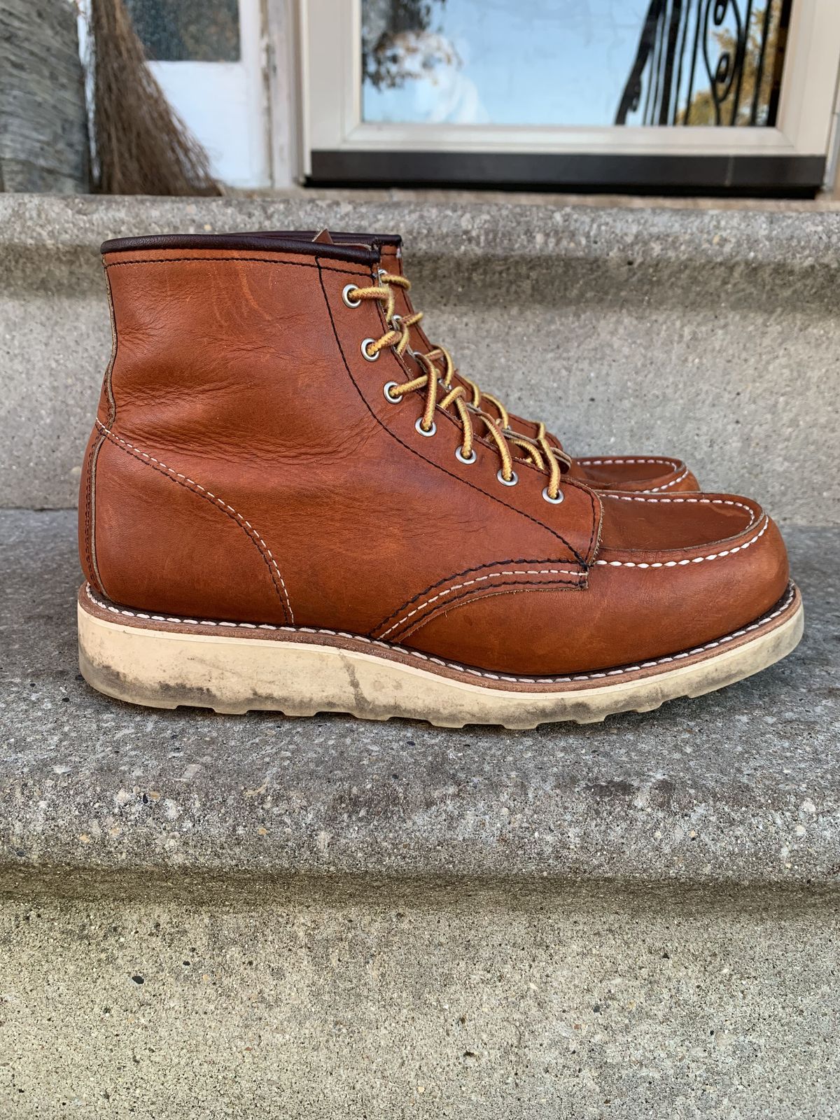 Photo by patinathunderdome on November 3, 2021 of the Red Wing 6-Inch Classic Moc in S.B. Foot Oro Legacy.