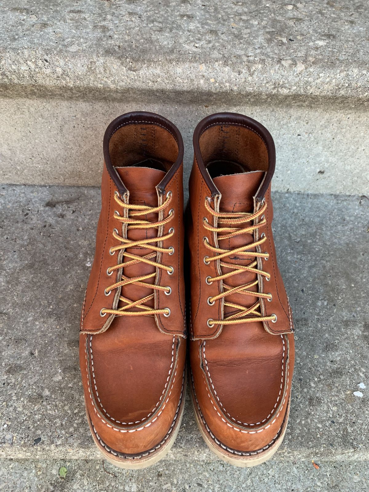 Photo by patinathunderdome on November 3, 2021 of the Red Wing 6-Inch Classic Moc in S.B. Foot Oro Legacy.