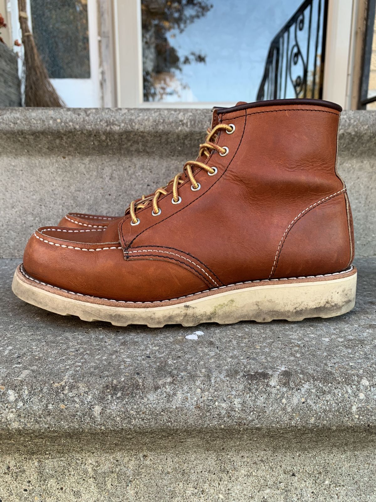Photo by patinathunderdome on November 3, 2021 of the Red Wing 6-Inch Classic Moc in S.B. Foot Oro Legacy.