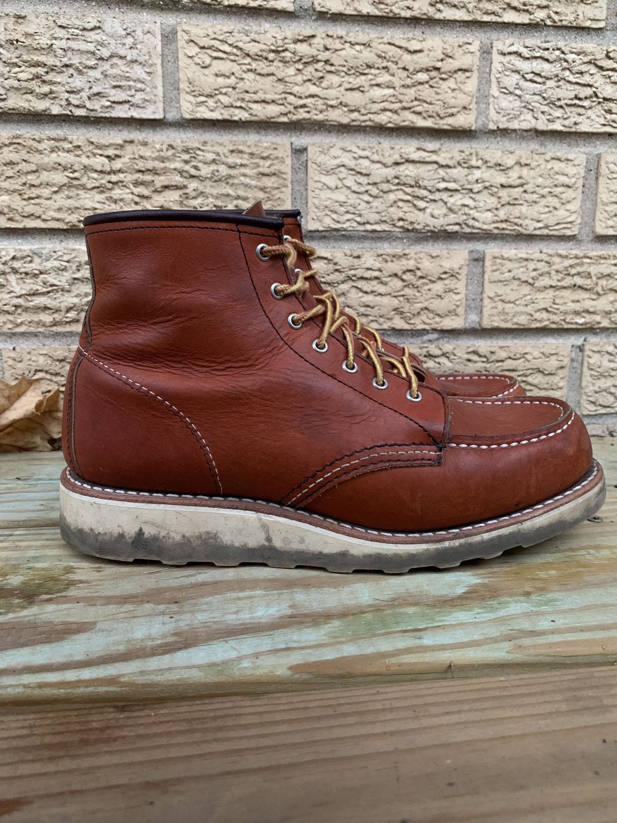 Photo by patinathunderdome on December 5, 2021 of the Red Wing 6-Inch Classic Moc in S.B. Foot Oro Legacy.