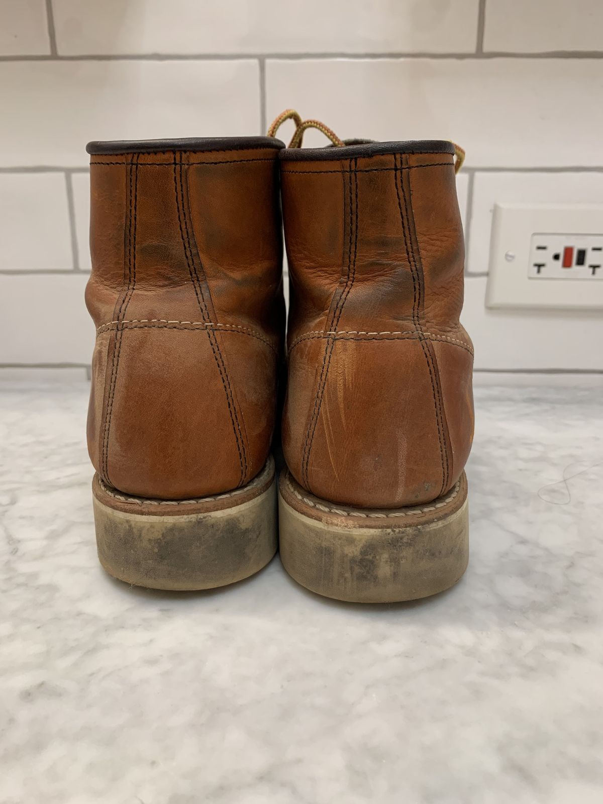 Photo by patinathunderdome on January 6, 2022 of the Red Wing 6-Inch Classic Moc in S.B. Foot Oro Legacy.