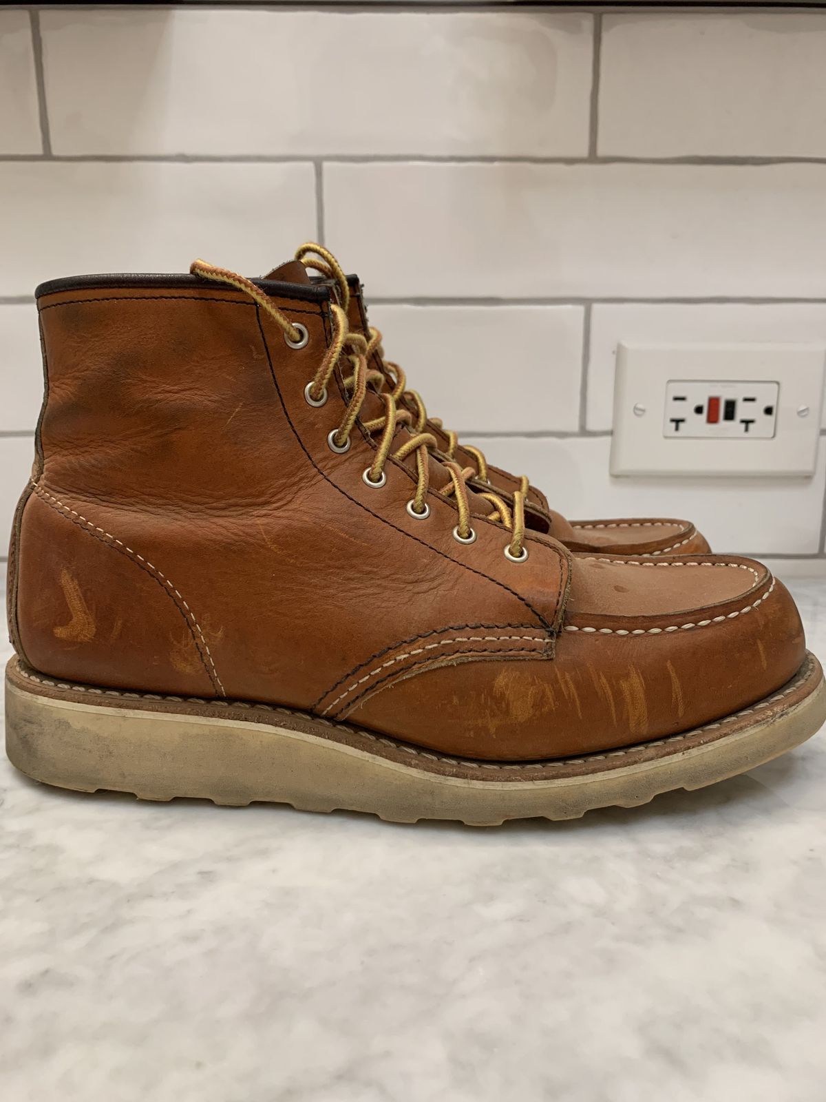 Photo by patinathunderdome on January 6, 2022 of the Red Wing 6-Inch Classic Moc in S.B. Foot Oro Legacy.