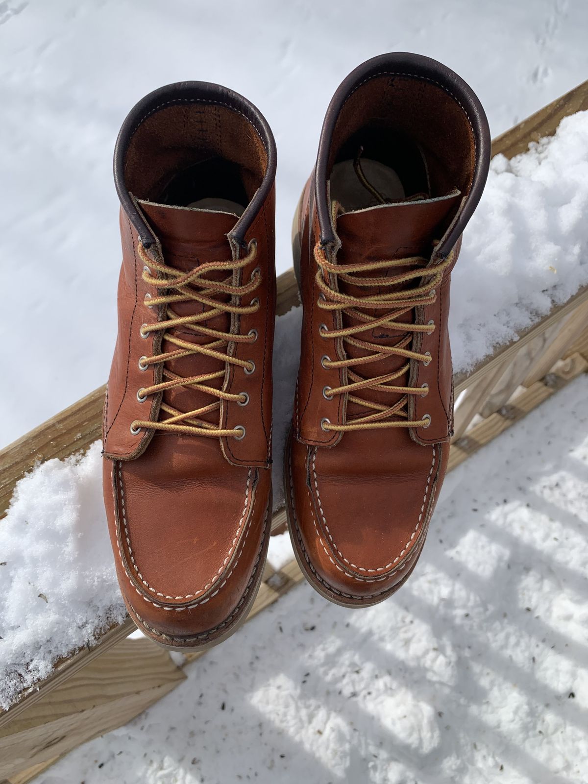 Photo by patinathunderdome on February 6, 2022 of the Red Wing 6-Inch Classic Moc in S.B. Foot Oro Legacy.
