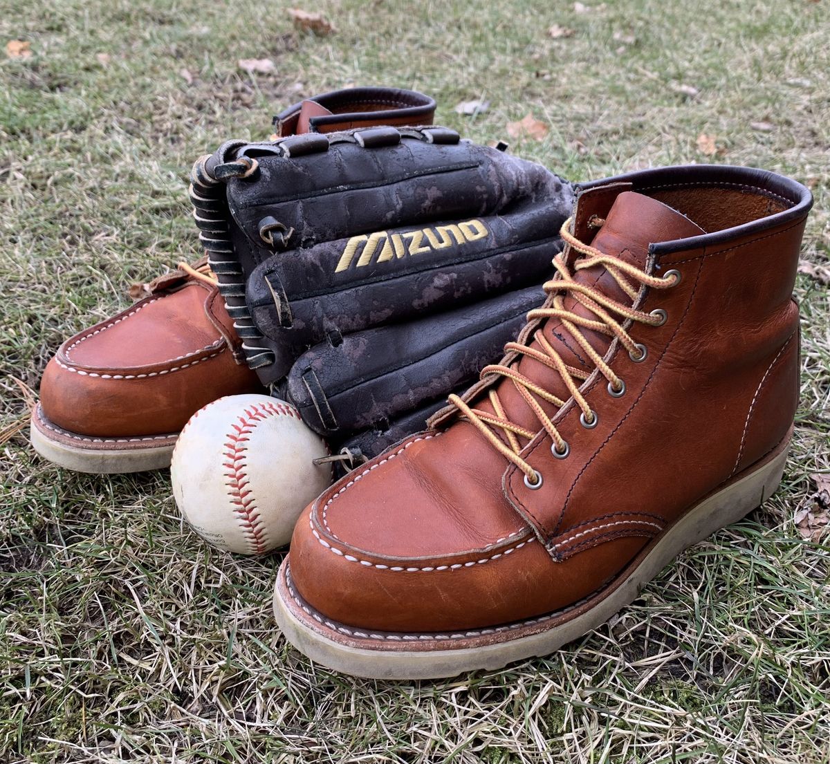 Photo by patinathunderdome on March 4, 2022 of the Red Wing 6-Inch Classic Moc in S.B. Foot Oro Legacy.