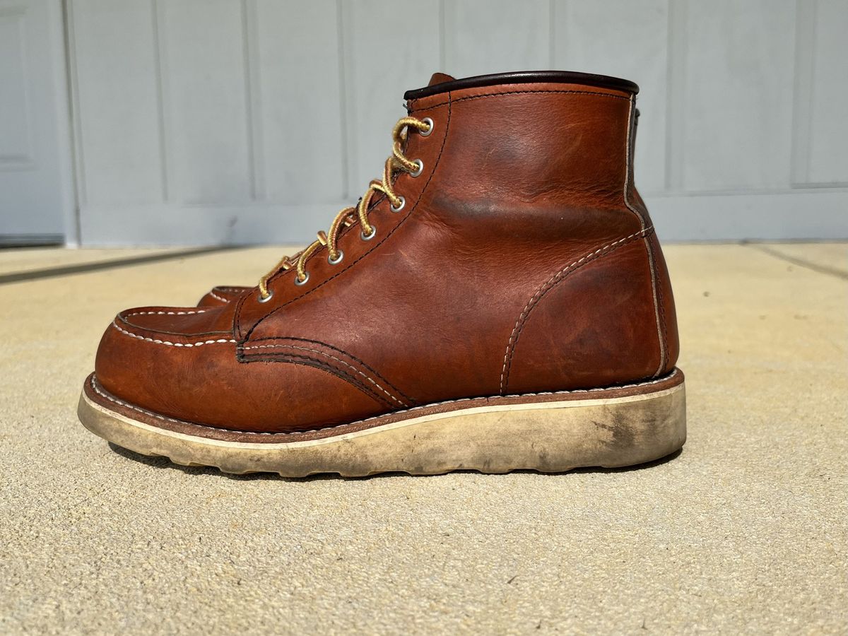 Photo by patinathunderdome on May 6, 2022 of the Red Wing 6-Inch Classic Moc in S.B. Foot Oro Legacy.