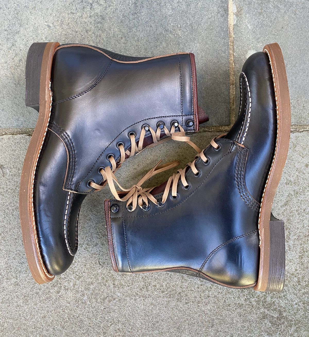 Photo by patinathunderdome on November 1, 2021 of the Brother Bridge Hunter in Horween Black Chromexcel.