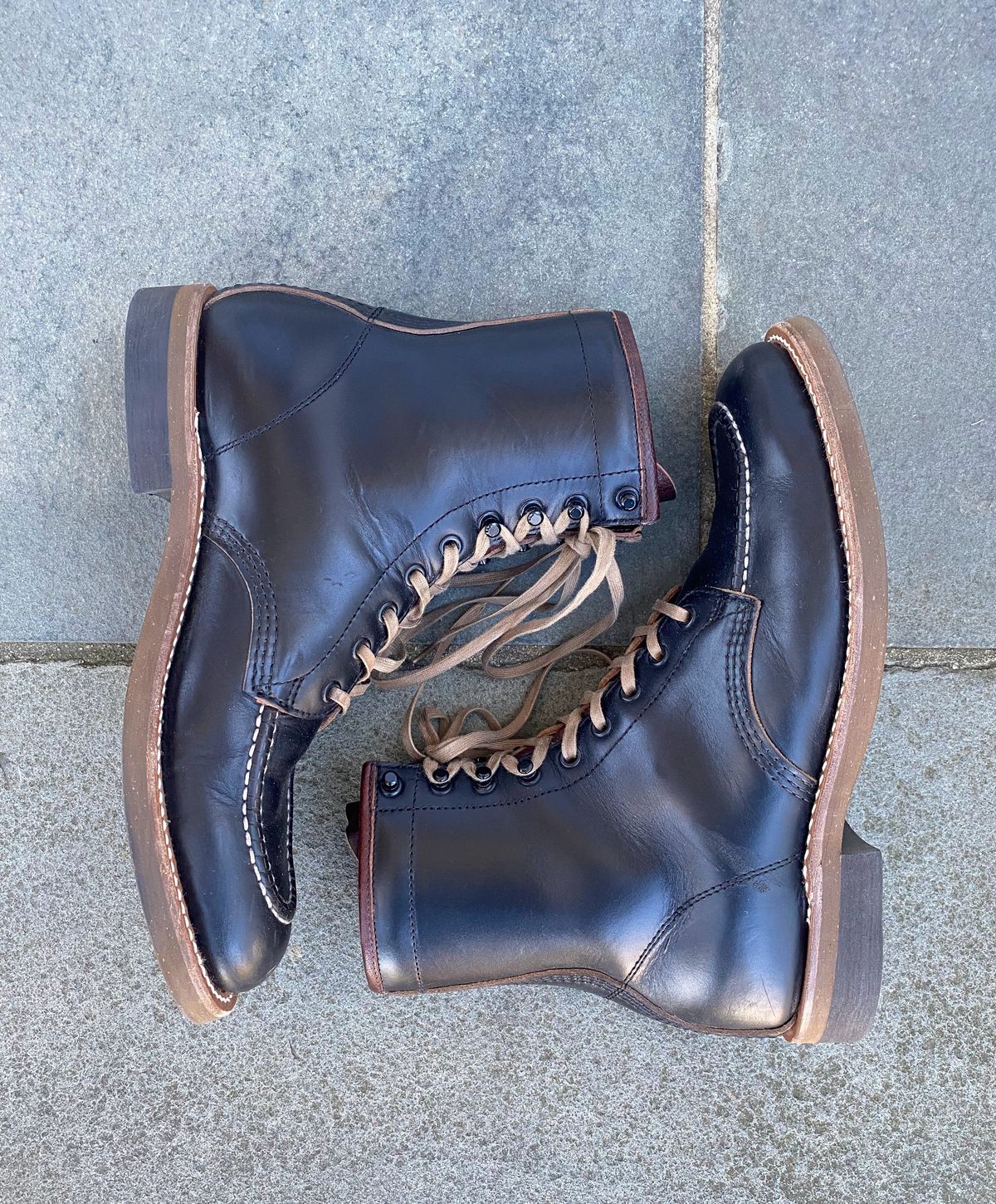 Photo by patinathunderdome on January 5, 2022 of the Brother Bridge Hunter in Horween Black Chromexcel.