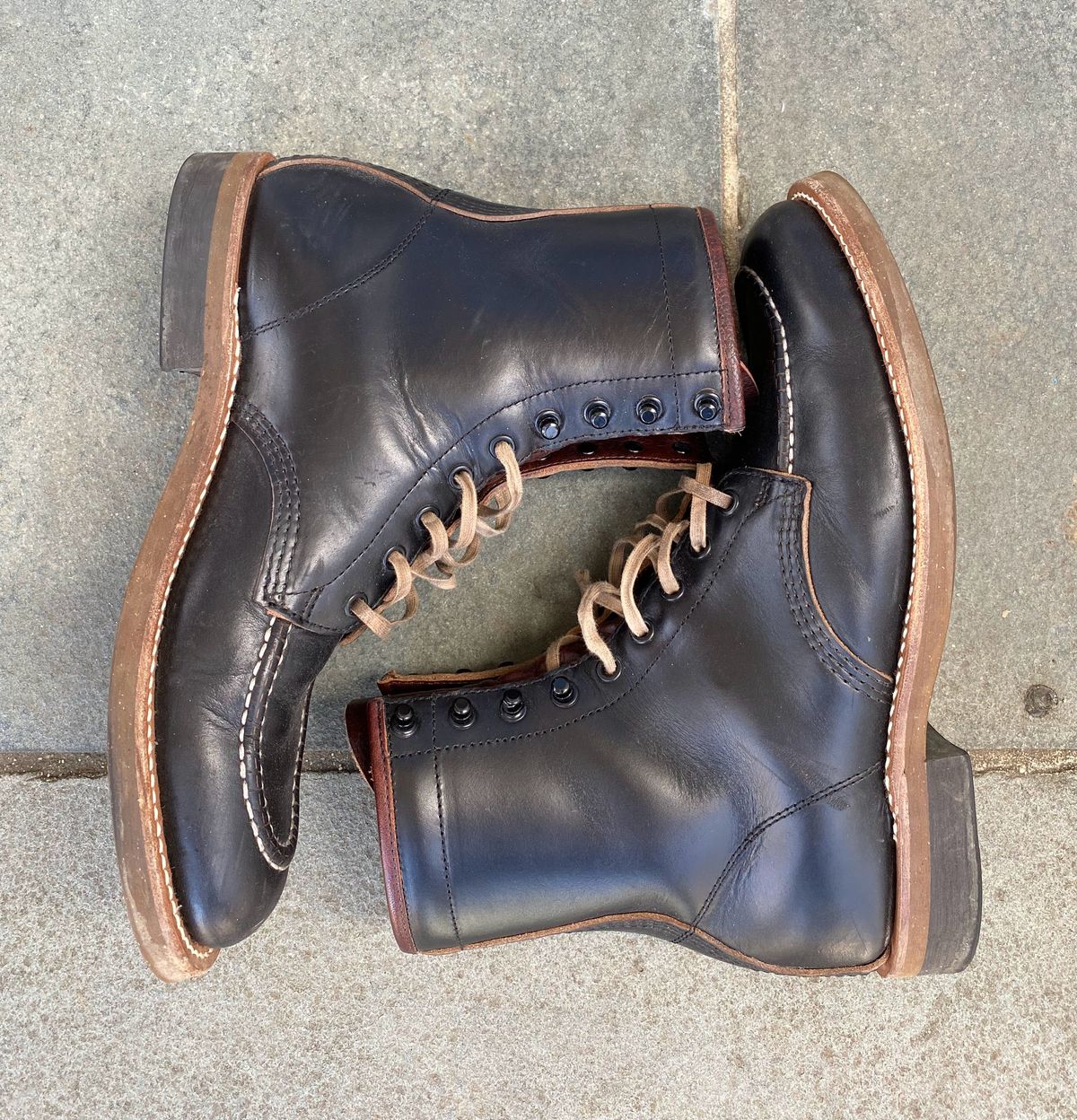Photo by patinathunderdome on February 6, 2022 of the Brother Bridge Hunter in Horween Black Chromexcel.