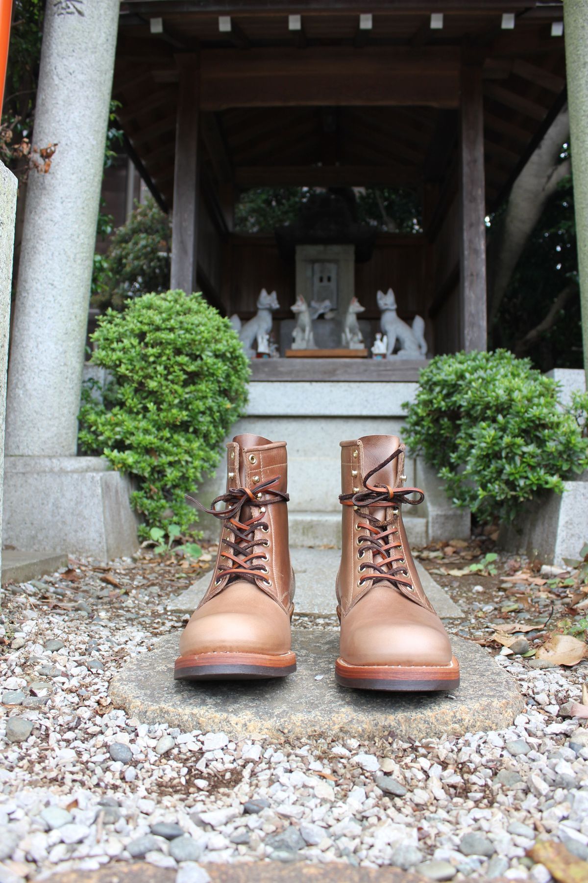 Photo by patinathunderdome on September 30, 2021 of the Motor Lace Up Boots in Horween Natural Chromexcel.