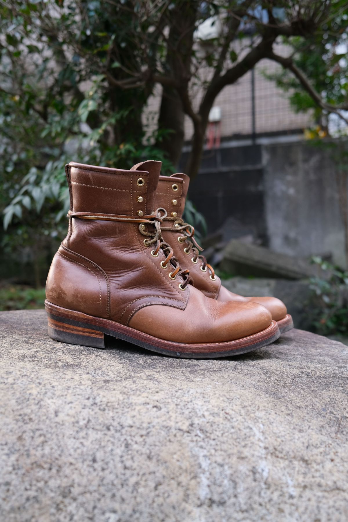 Photo by patinathunderdome on November 2, 2021 of the Motor Lace Up Boots in Horween Natural Chromexcel.