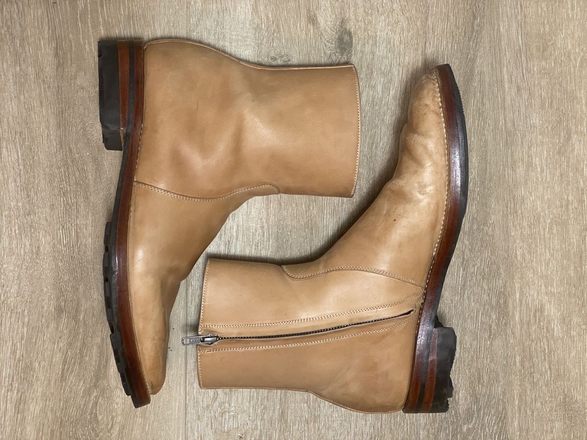 Photo by patinathunderdome on December 6, 2021 of the Benzein The Stride Side Zip Boots in Conceria Cloe Crust Shell Cordovan.