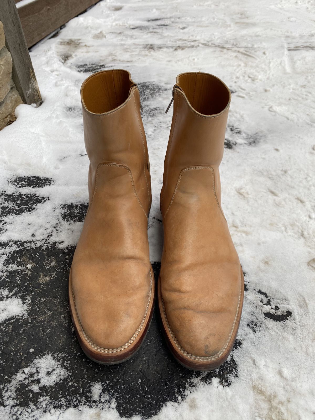 Photo by patinathunderdome on January 5, 2022 of the Benzein The Stride Side Zip Boots in Conceria Cloe Crust Shell Cordovan.