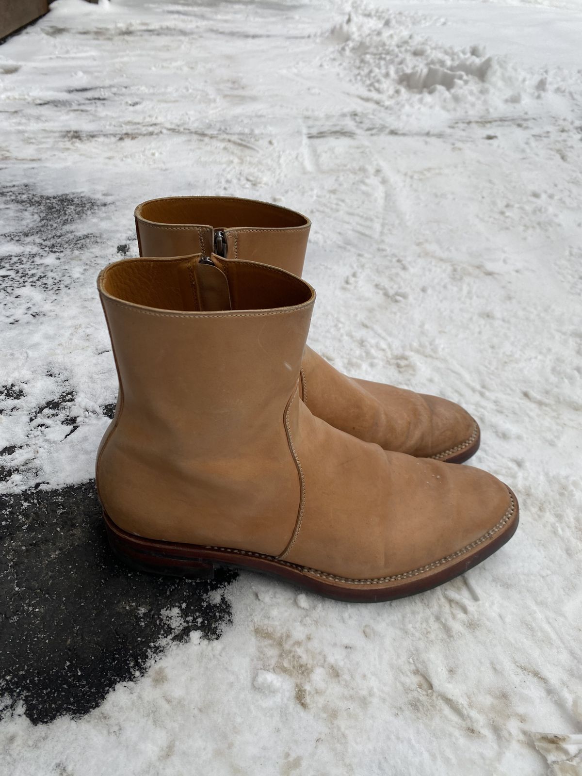 Photo by patinathunderdome on January 5, 2022 of the Benzein The Stride Side Zip Boots in Conceria Cloe Crust Shell Cordovan.