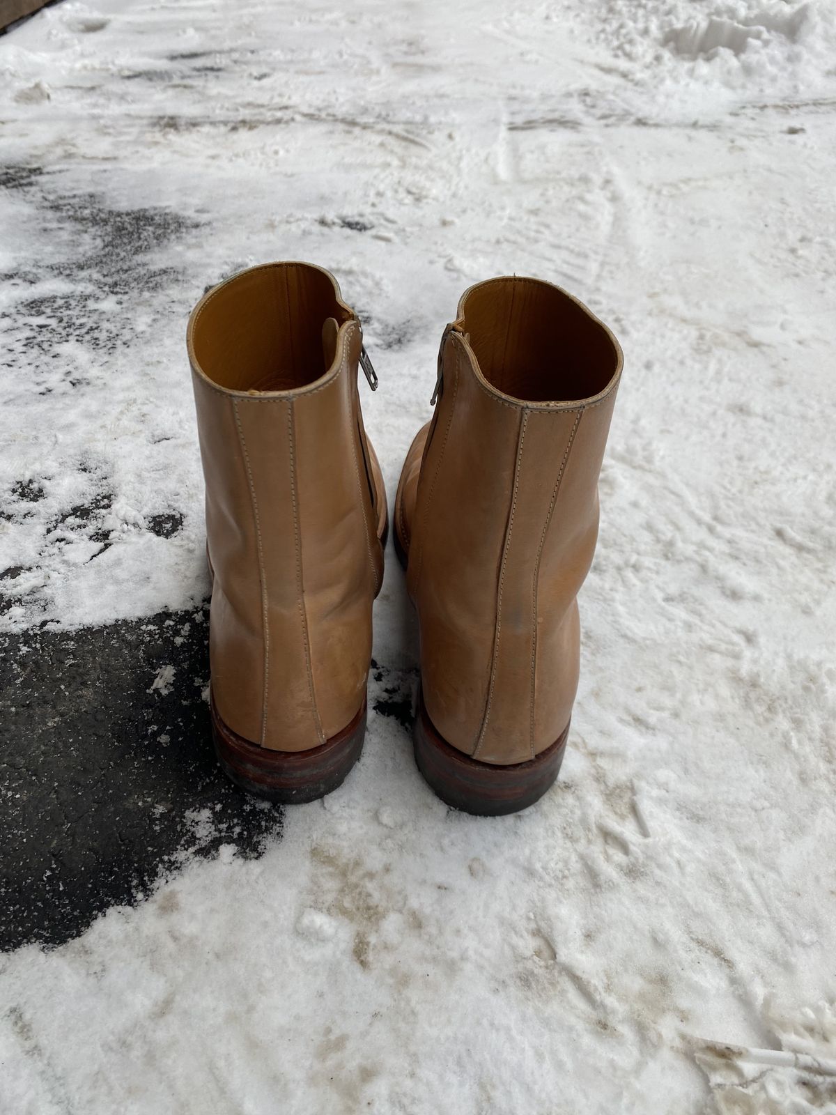 Photo by patinathunderdome on January 5, 2022 of the Benzein The Stride Side Zip Boots in Conceria Cloe Crust Shell Cordovan.