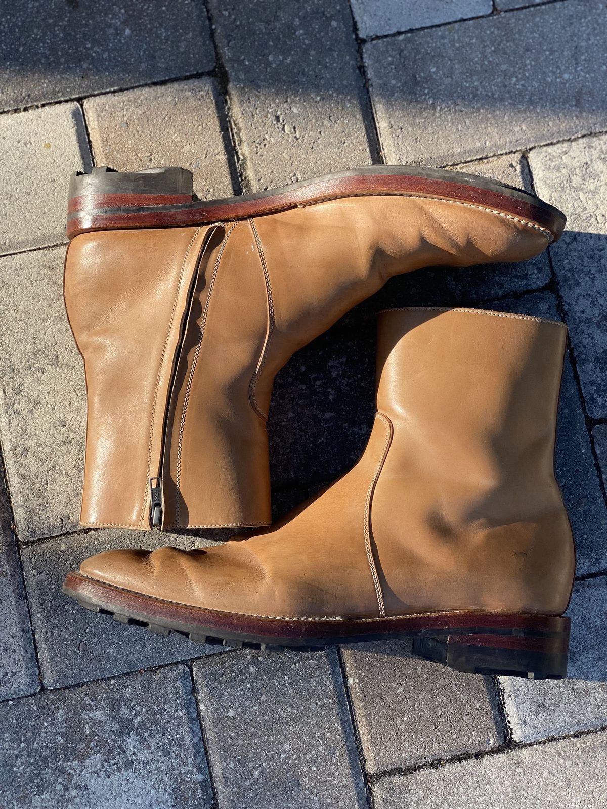 Photo by patinathunderdome on March 5, 2022 of the Benzein The Stride Side Zip Boots in Conceria Cloe Crust Shell Cordovan.