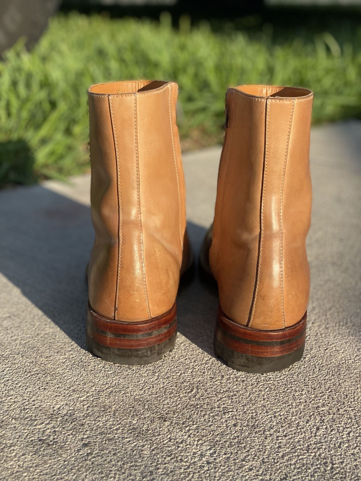 Photo by patinathunderdome on May 6, 2022 of the Benzein The Stride Side Zip Boots in Conceria Cloe Crust Shell Cordovan.