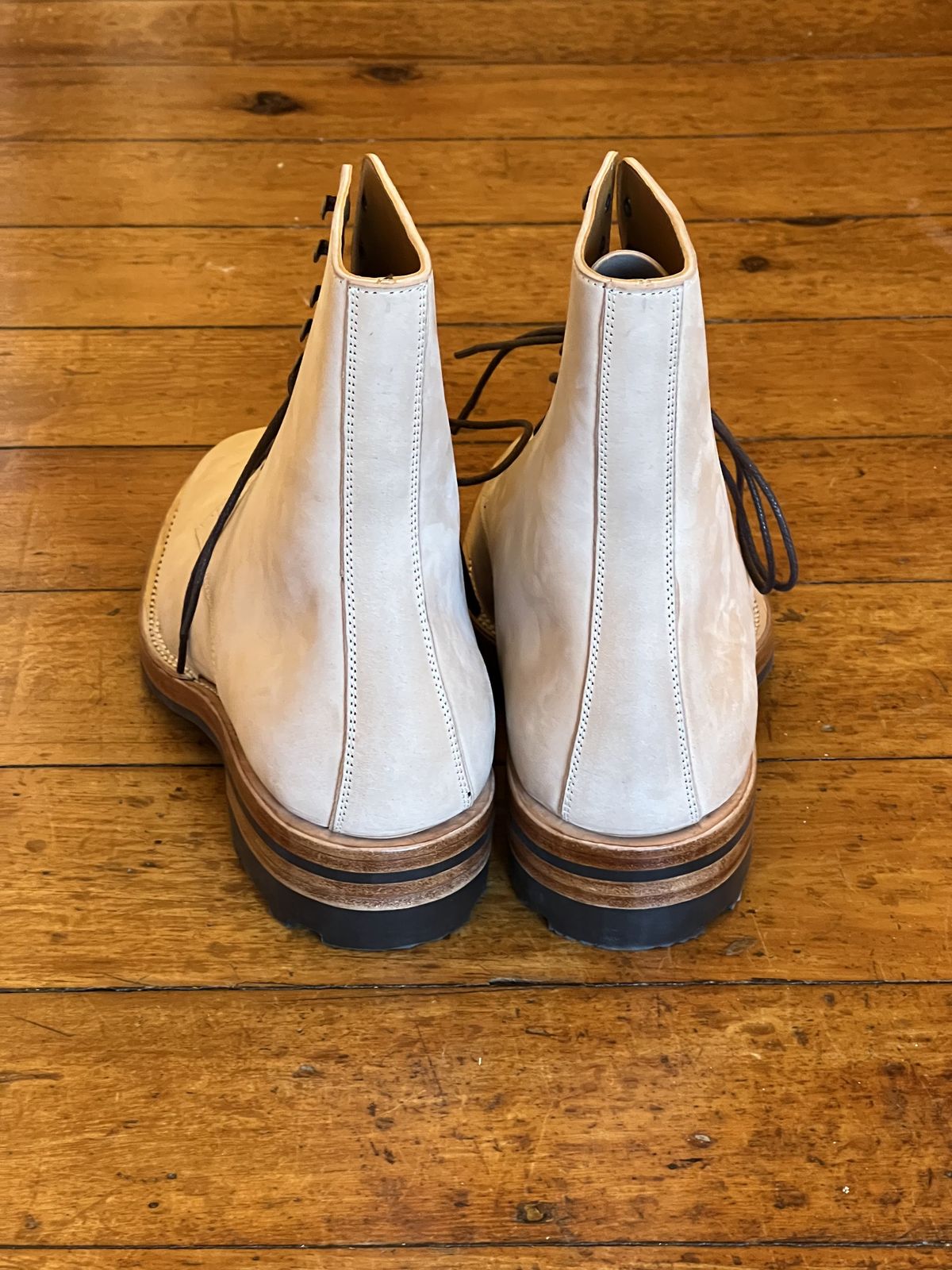 Photo by patinathunderdome on October 1, 2021 of the Benzein TDD-01 Boot in Conceria Cloe Crust Shell Cordovan.