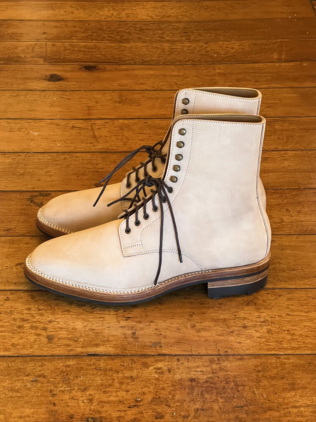 Photo by patinathunderdome on October 1, 2021 of the Benzein TDD-01 Boot in Conceria Cloe Crust Shell Cordovan.