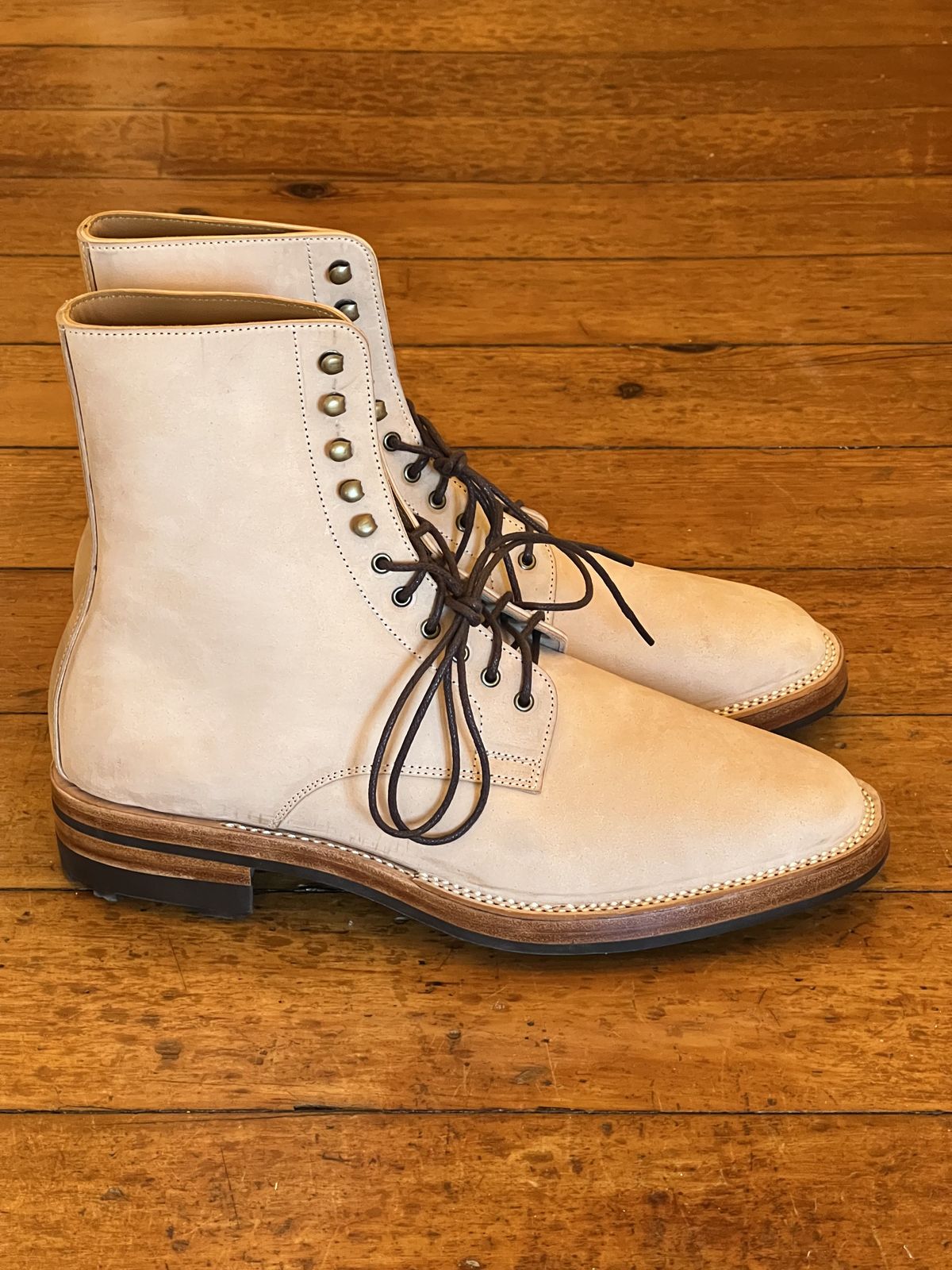 Photo by patinathunderdome on October 1, 2021 of the Benzein TDD-01 Boot in Conceria Cloe Crust Shell Cordovan.