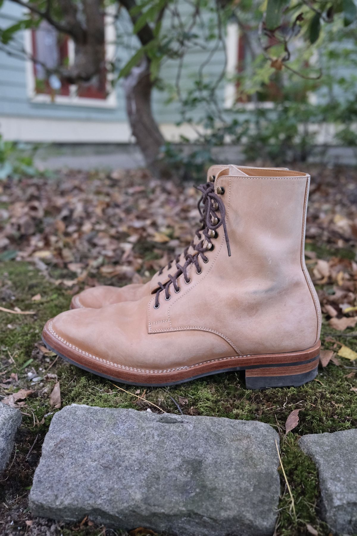 Photo by patinathunderdome on November 3, 2021 of the Benzein TDD-01 Boot in Conceria Cloe Crust Shell Cordovan.