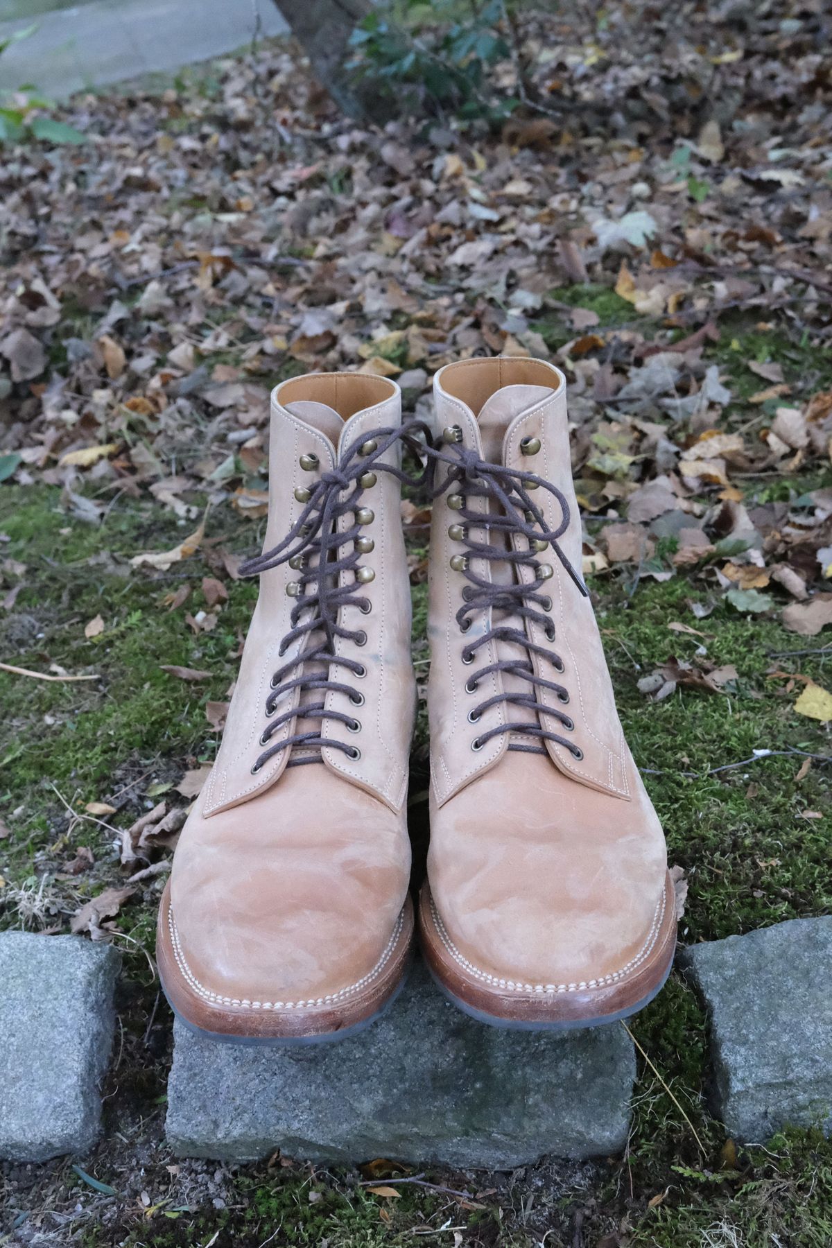 Photo by patinathunderdome on November 3, 2021 of the Benzein TDD-01 Boot in Conceria Cloe Crust Shell Cordovan.