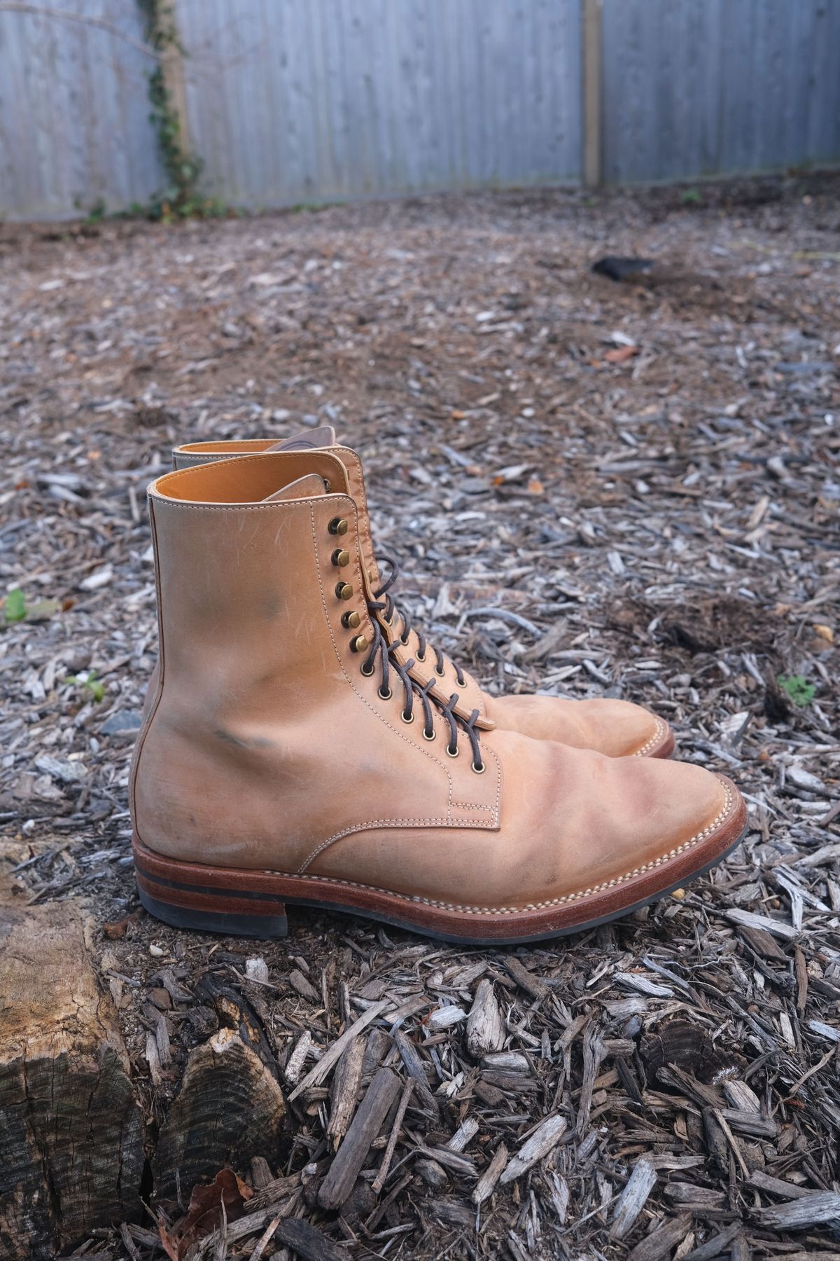 Photo by patinathunderdome on December 5, 2021 of the Benzein TDD-01 Boot in Conceria Cloe Crust Shell Cordovan.