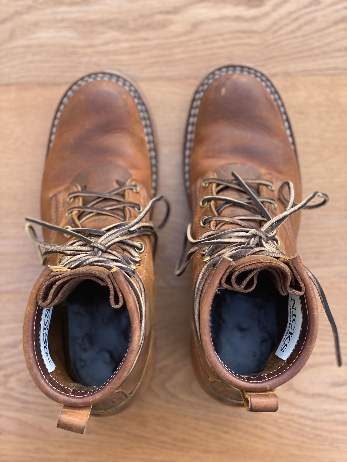 Photo by patinathunderdome on December 5, 2021 of the Nicks Robert in Horween Orange Predator.