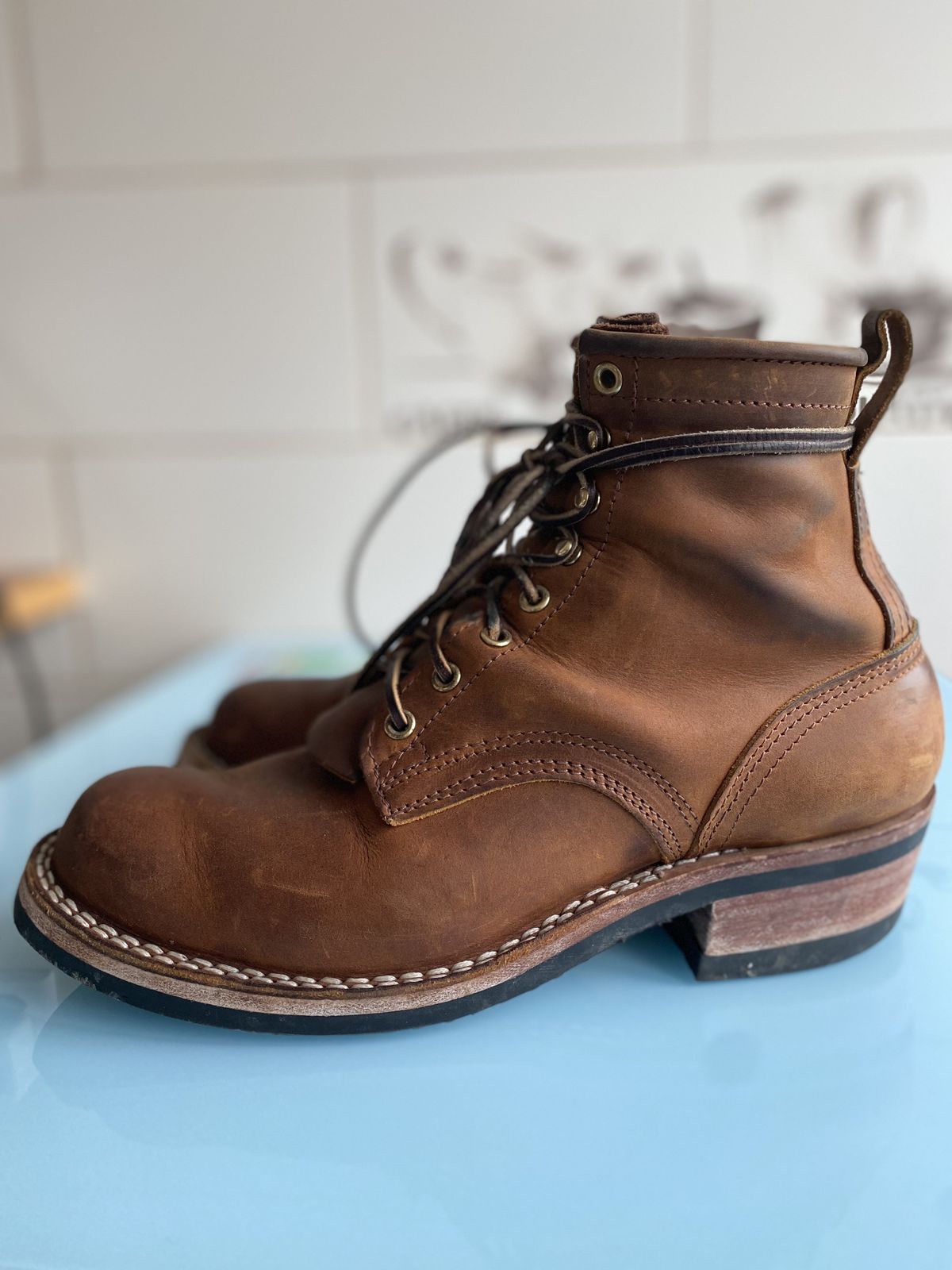 Photo by patinathunderdome on February 1, 2022 of the Nicks Robert in Horween Orange Predator.