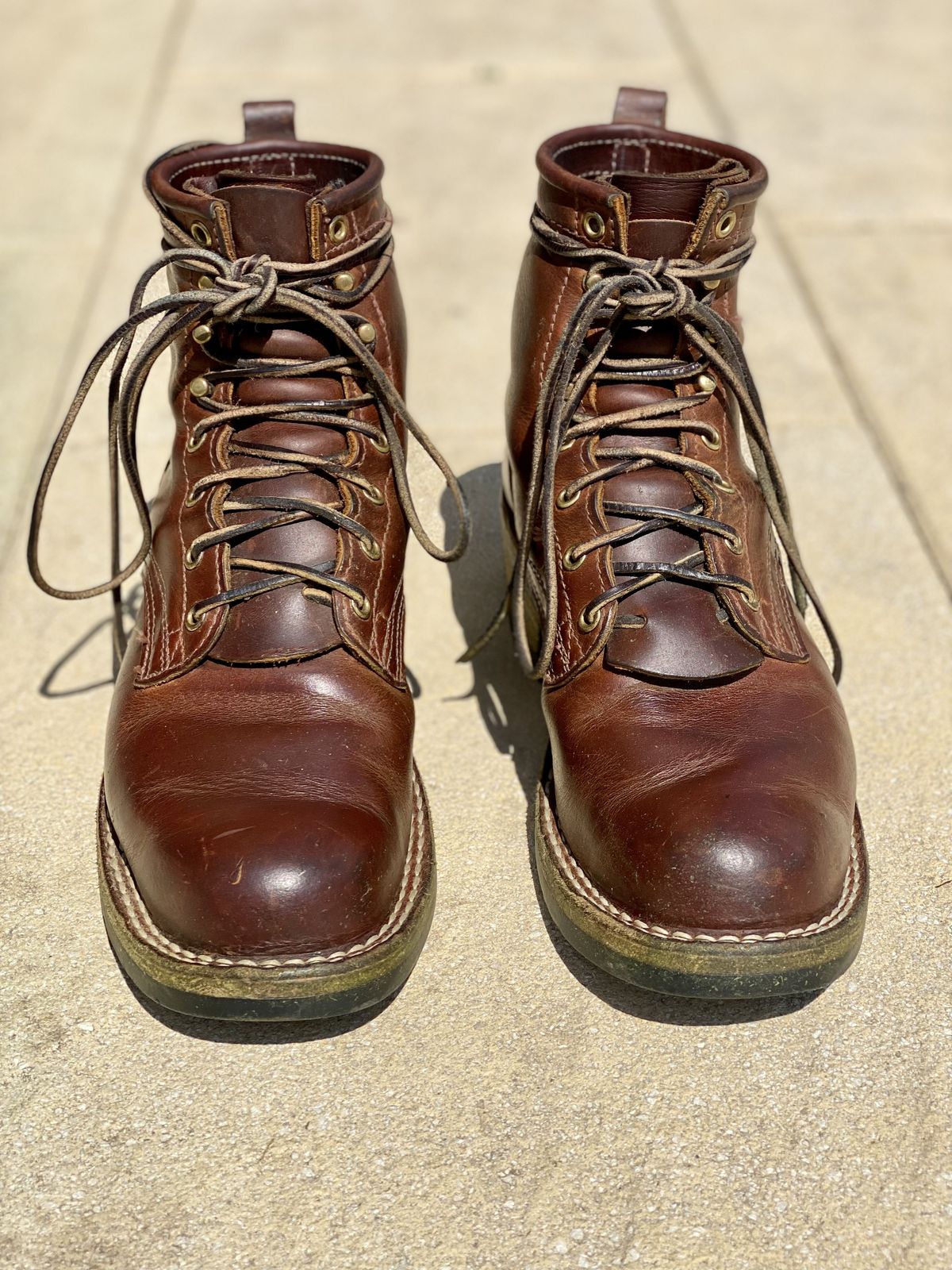 Photo by patinathunderdome on May 1, 2022 of the Nicks Robert in Horween Orange Predator.