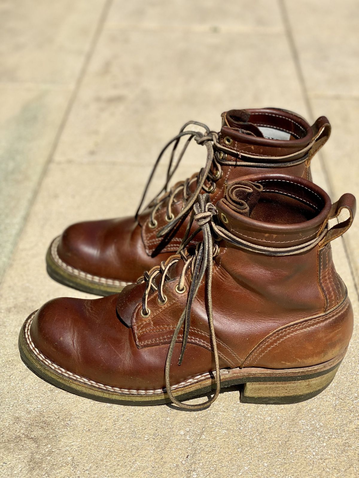 Photo by patinathunderdome on May 1, 2022 of the Nicks Robert in Horween Orange Predator.