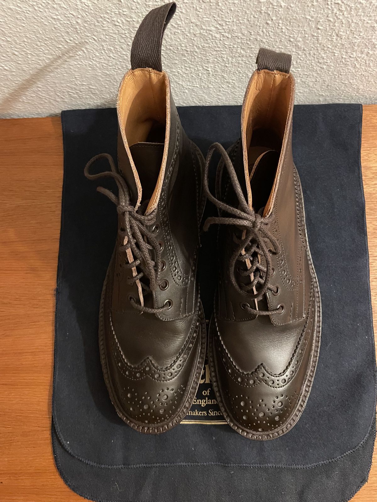 Photo by patinathunderdome on September 30, 2021 of the Tricker's Stow Country Boot in Espresso Burnished Calf.