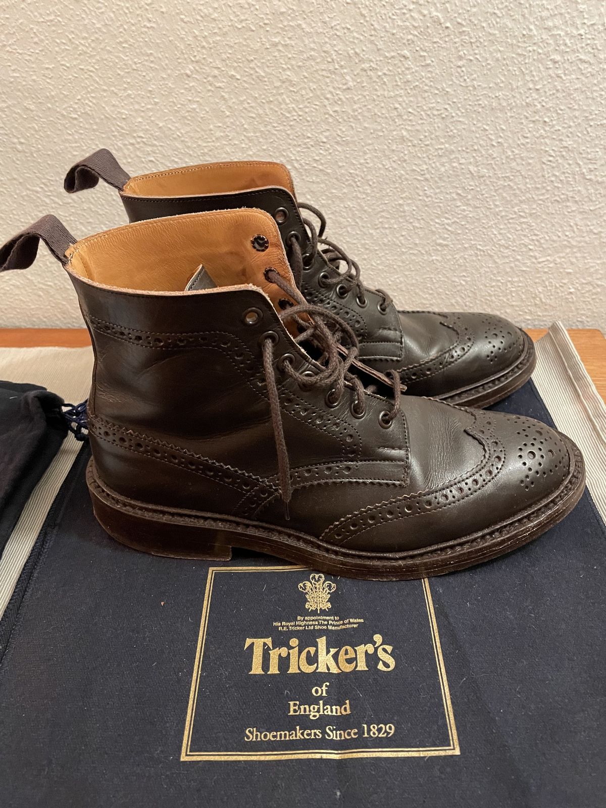 Photo by patinathunderdome on December 5, 2021 of the Tricker's Stow Country Boot in Espresso Burnished Calf.