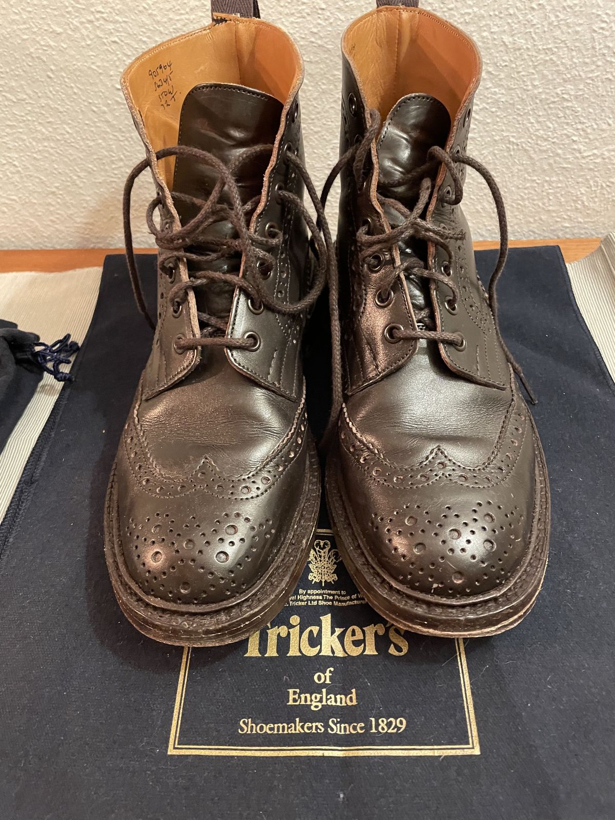 Photo by patinathunderdome on December 5, 2021 of the Tricker's Stow Country Boot in Espresso Burnished Calf.
