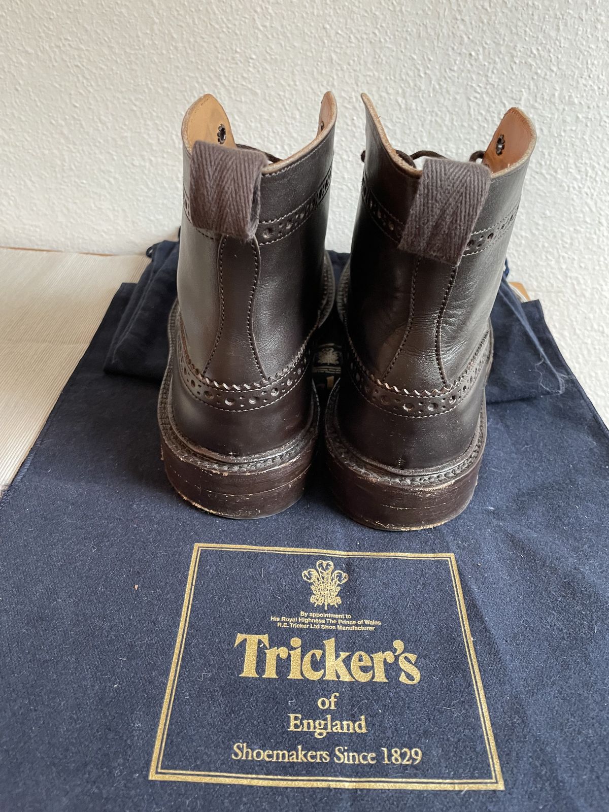 Photo by patinathunderdome on January 5, 2022 of the Tricker's Stow Country Boot in Espresso Burnished Calf.