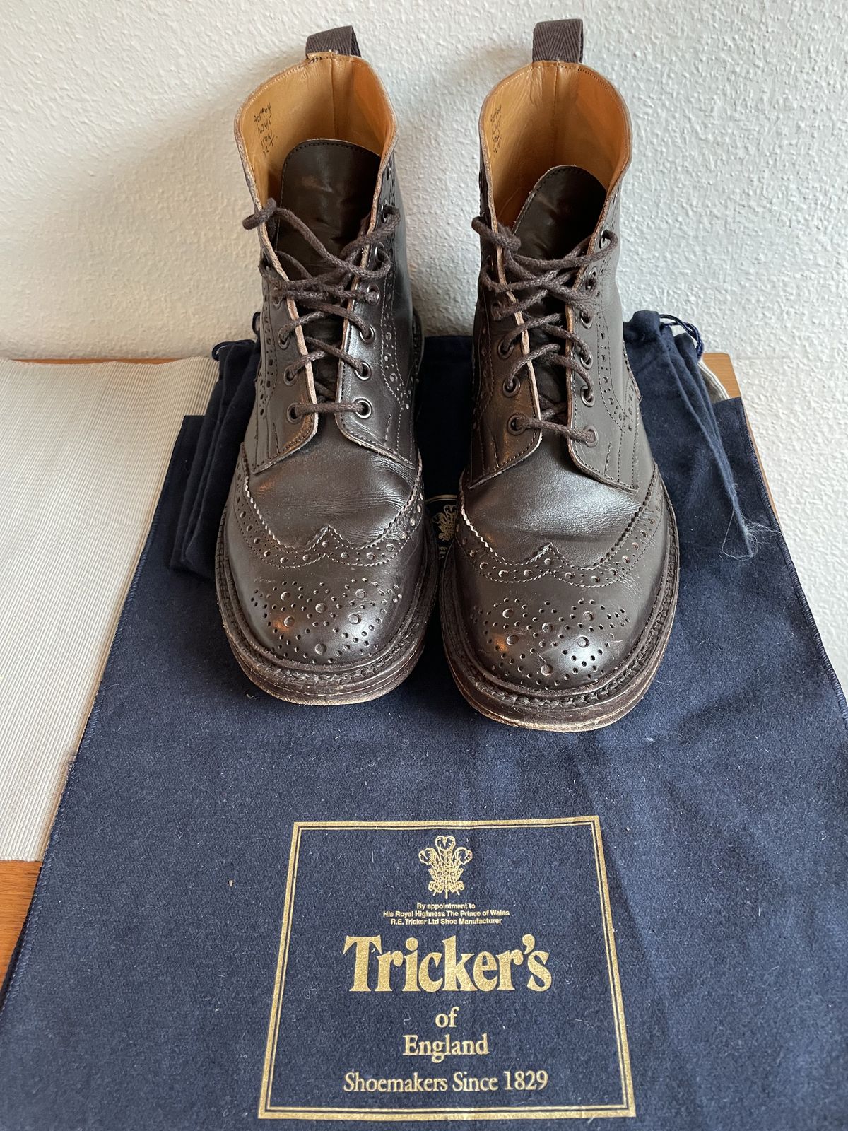 Photo by patinathunderdome on January 5, 2022 of the Tricker's Stow Country Boot in Espresso Burnished Calf.