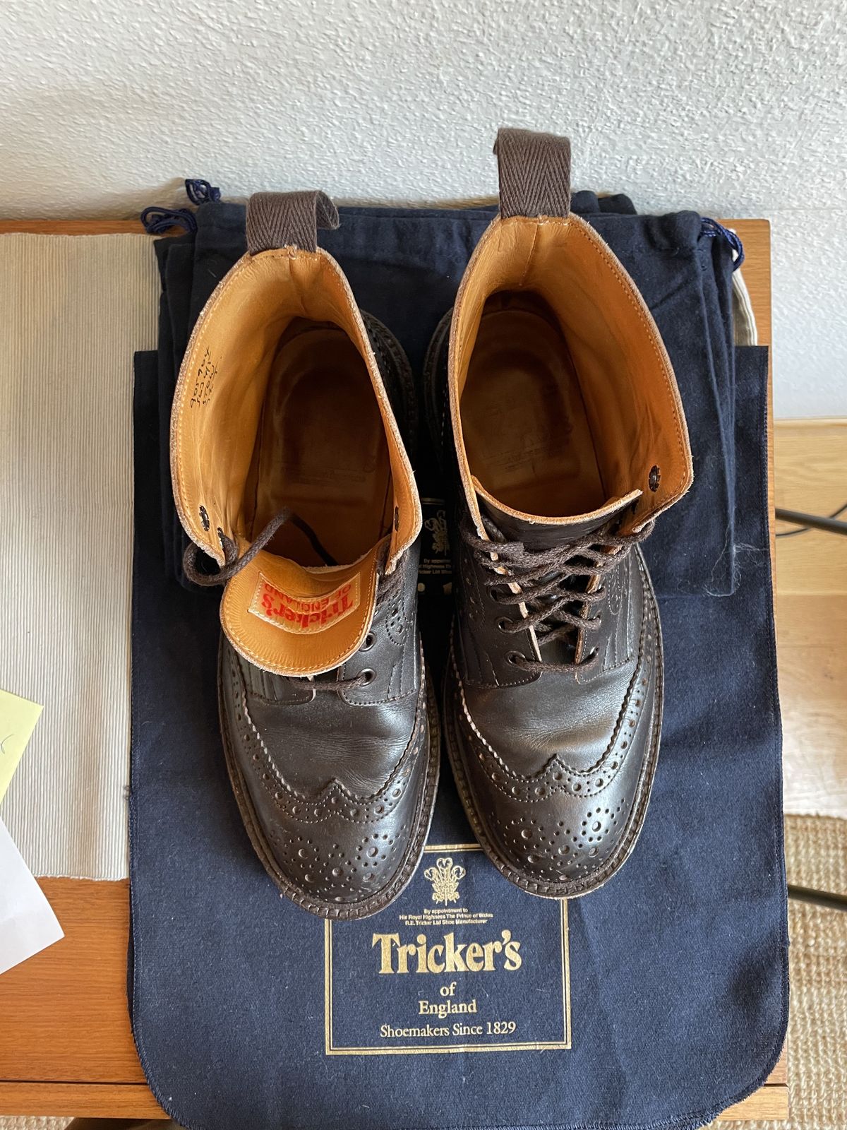 Photo by patinathunderdome on January 5, 2022 of the Tricker's Stow Country Boot in Espresso Burnished Calf.