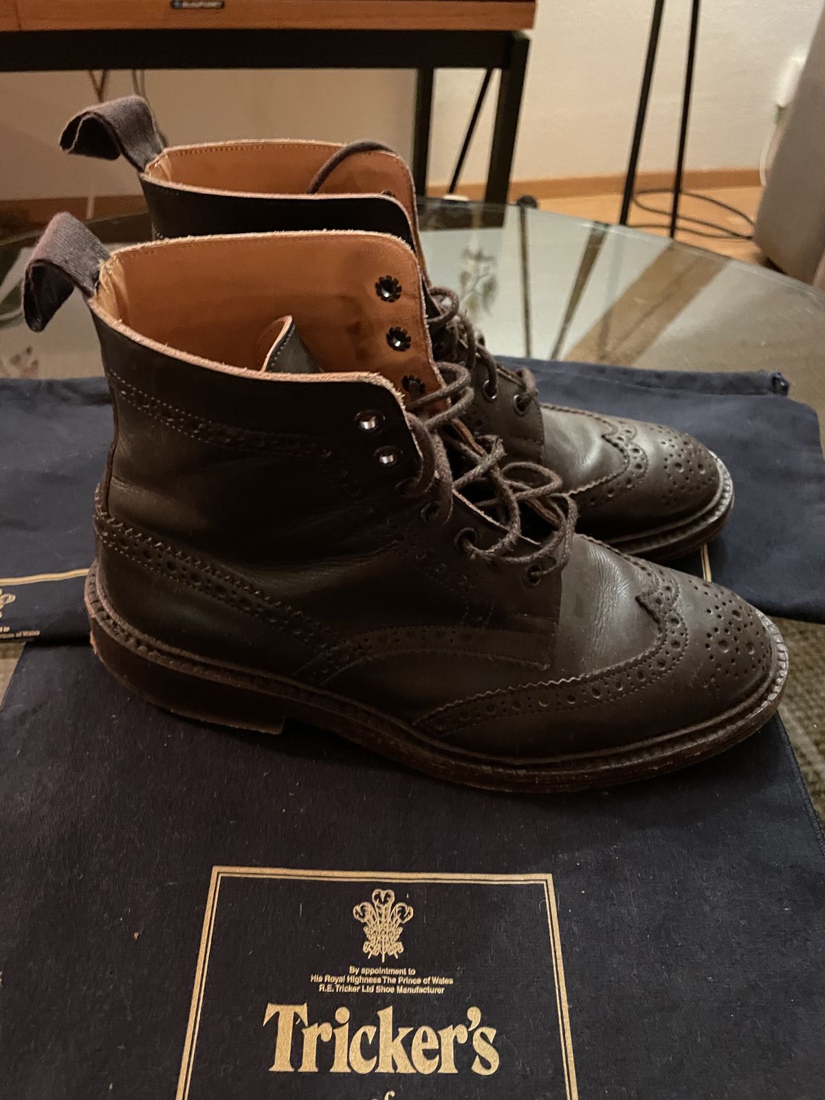 Photo by patinathunderdome on February 5, 2022 of the Tricker's Stow Country Boot in Espresso Burnished Calf.