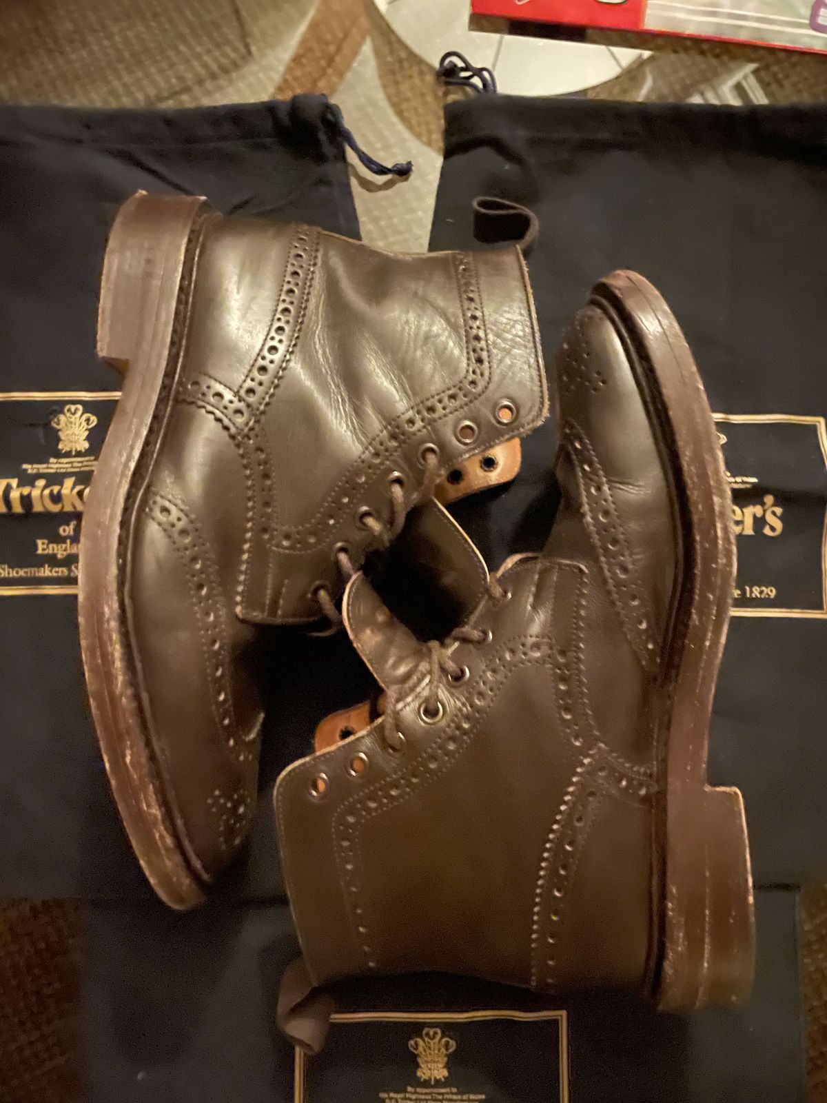 Photo by patinathunderdome on March 5, 2022 of the Tricker's Stow Country Boot in Espresso Burnished Calf.