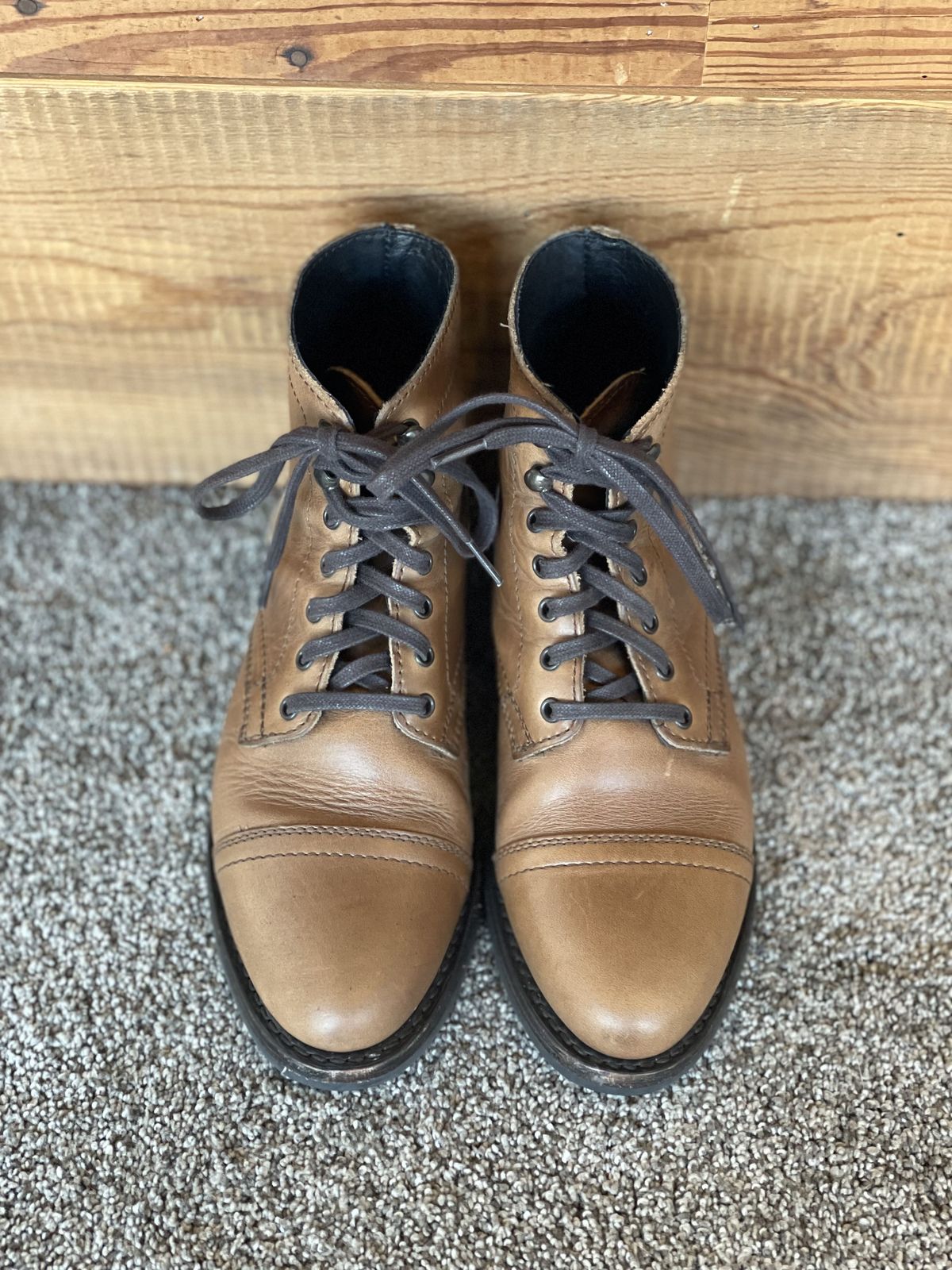 Photo by patinathunderdome on November 5, 2021 of the Thursday Captain in Horween Natural Chromexcel.