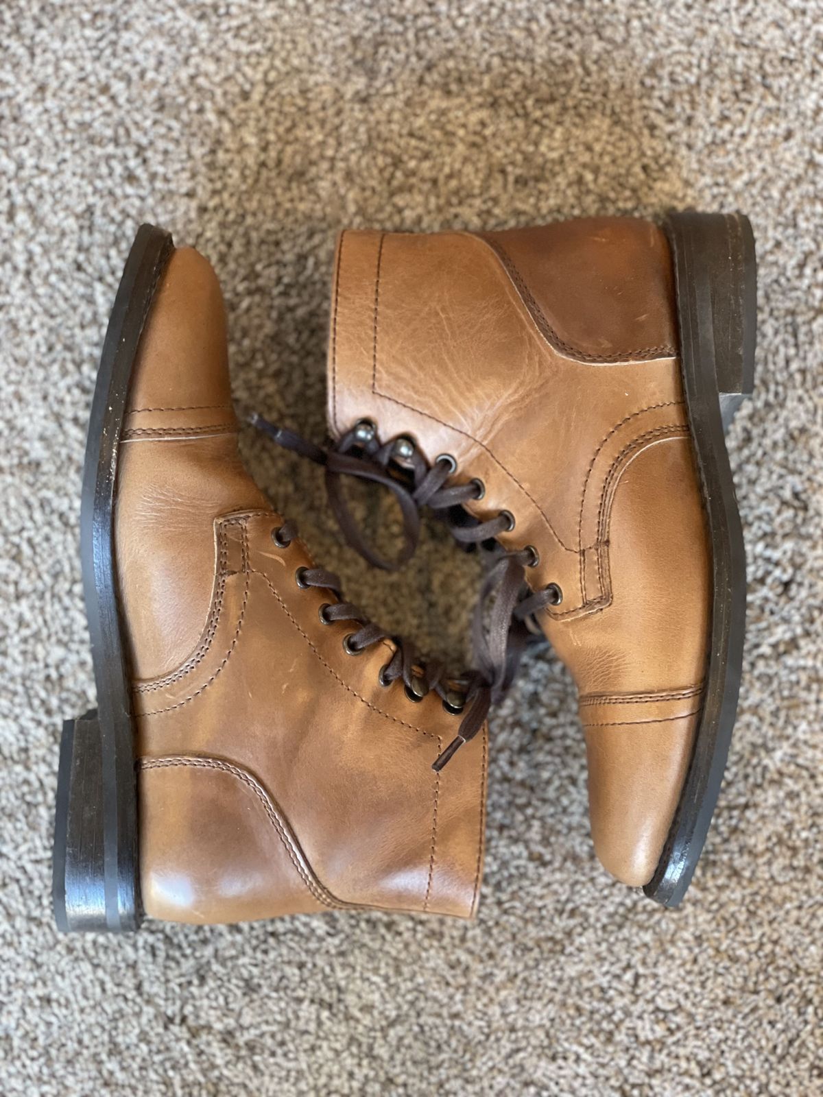 Photo by patinathunderdome on December 5, 2021 of the Thursday Captain in Horween Natural Chromexcel.