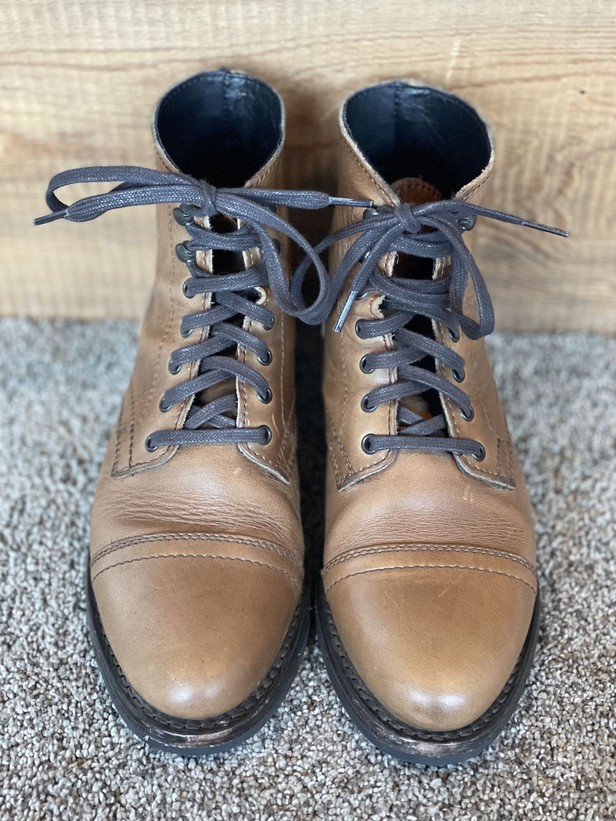 Photo by patinathunderdome on December 5, 2021 of the Thursday Captain in Horween Natural Chromexcel.