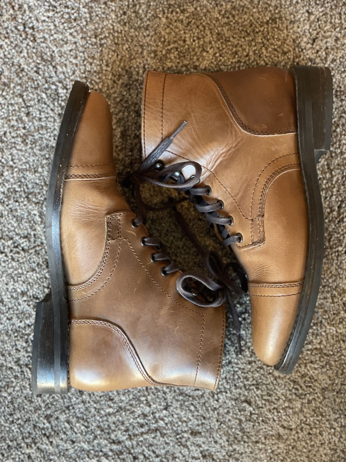 Photo by patinathunderdome on February 5, 2022 of the Thursday Captain in Horween Natural Chromexcel.