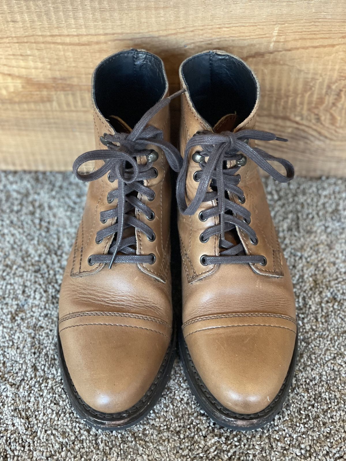 Photo by patinathunderdome on February 5, 2022 of the Thursday Captain in Horween Natural Chromexcel.