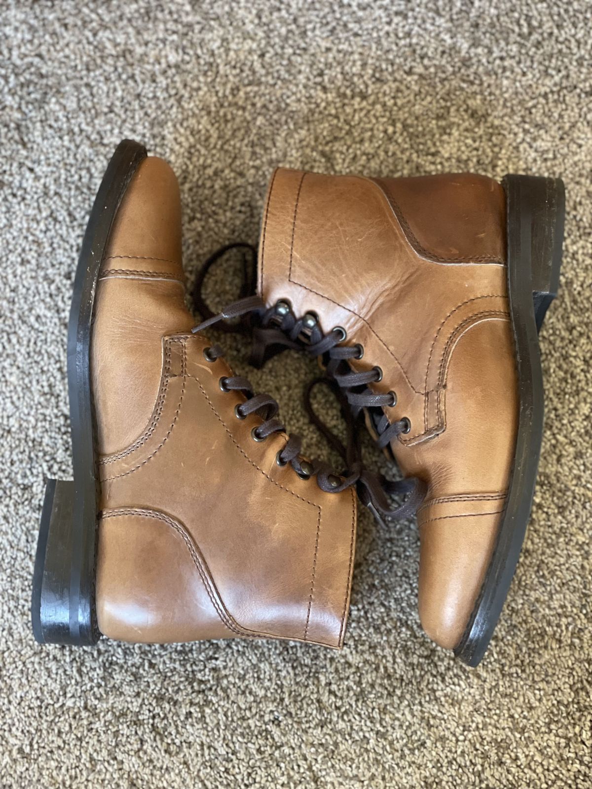 Photo by patinathunderdome on March 5, 2022 of the Thursday Captain in Horween Natural Chromexcel.