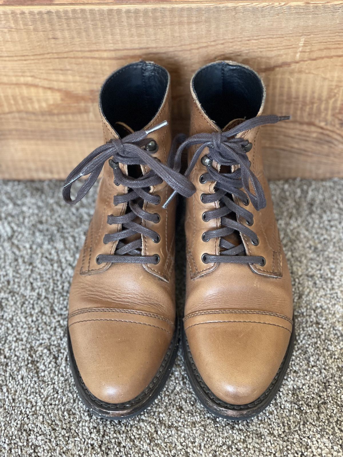 Photo by patinathunderdome on March 5, 2022 of the Thursday Captain in Horween Natural Chromexcel.