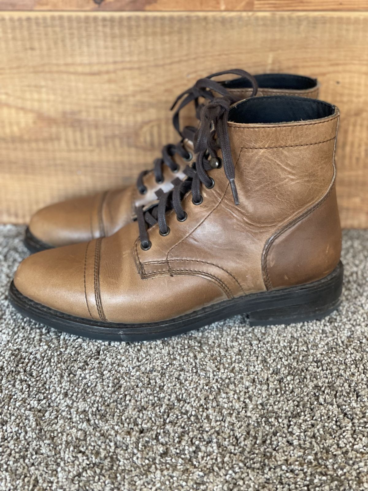 Photo by patinathunderdome on April 2, 2022 of the Thursday Captain in Horween Natural Chromexcel.