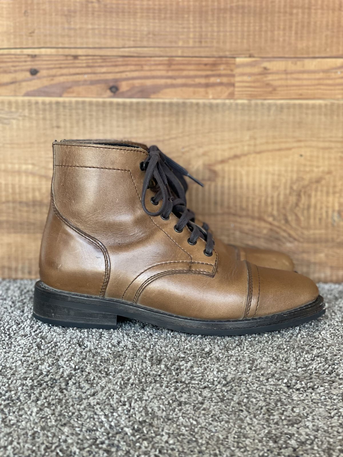 Photo by patinathunderdome on May 6, 2022 of the Thursday Captain in Horween Natural Chromexcel.