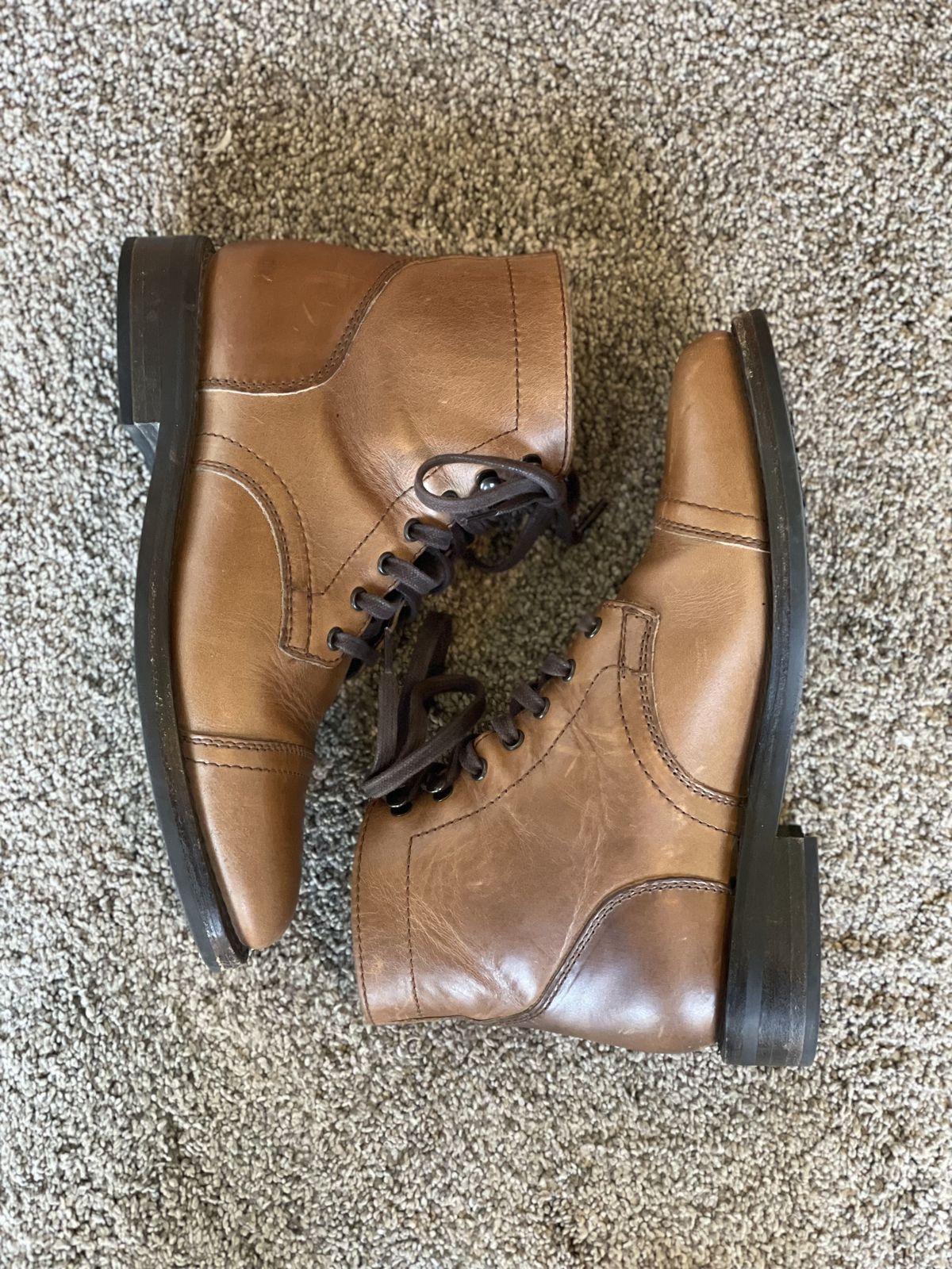 Photo by patinathunderdome on May 6, 2022 of the Thursday Captain in Horween Natural Chromexcel.