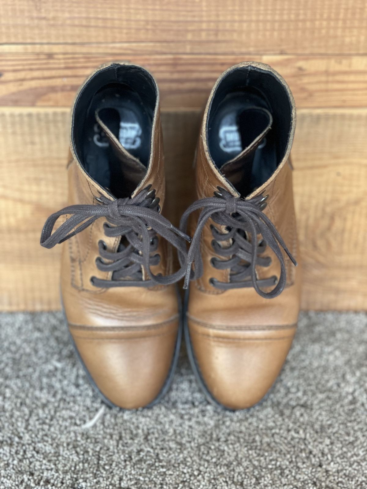 Photo by patinathunderdome on May 6, 2022 of the Thursday Captain in Horween Natural Chromexcel.